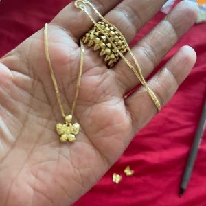 18k Saudi gold set earrings and necklace 18inch